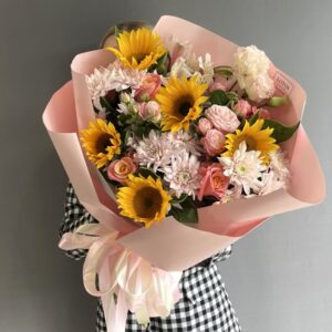 Букет с подсолнухами желтыми